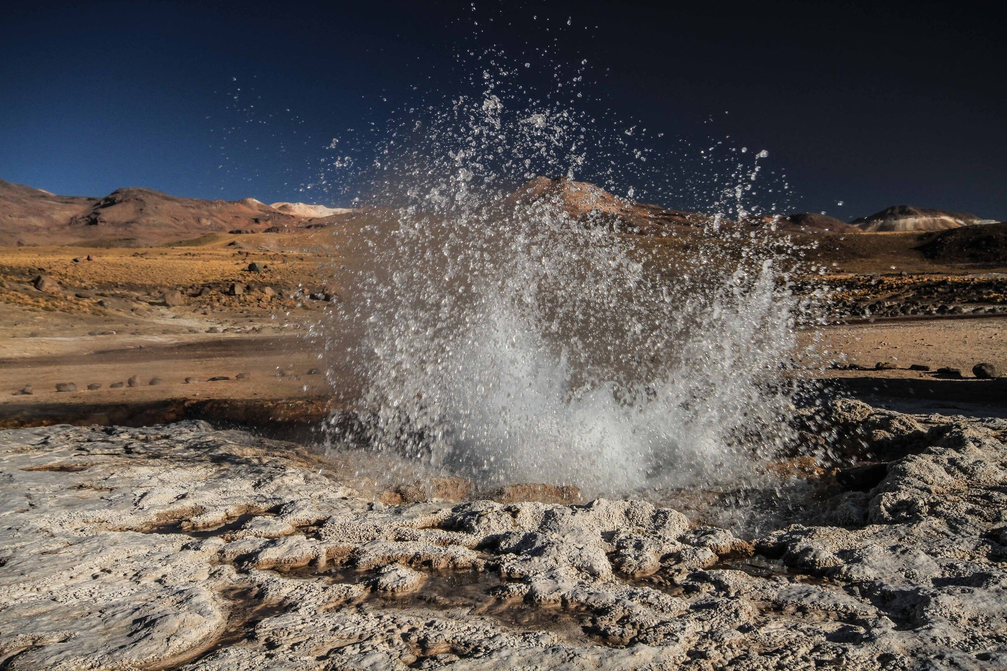 Gêiseres del Tatio ao amanhecer