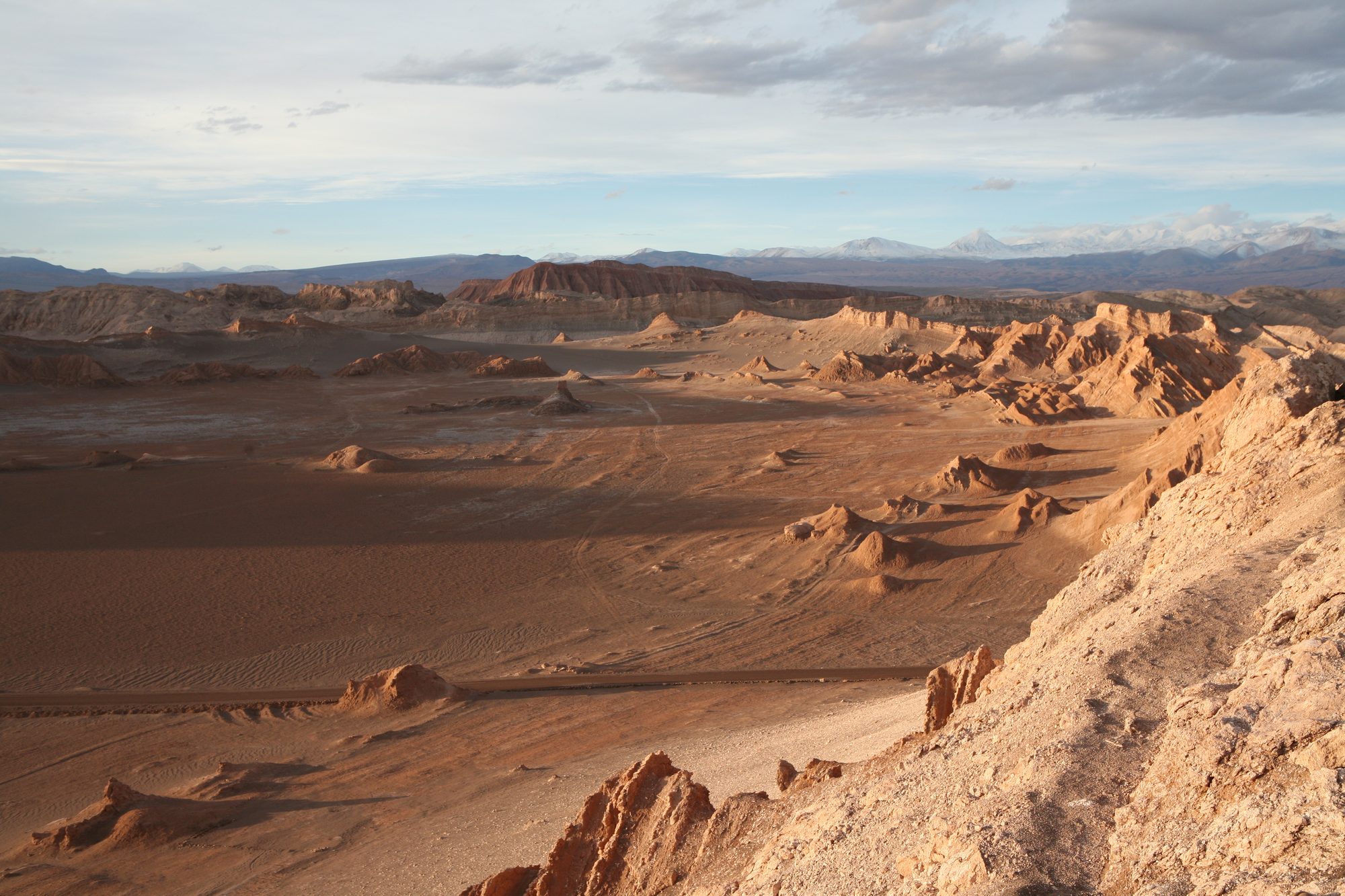 Vista aérea do Valle de la Luna ao entardecer, Deserto do Atacama